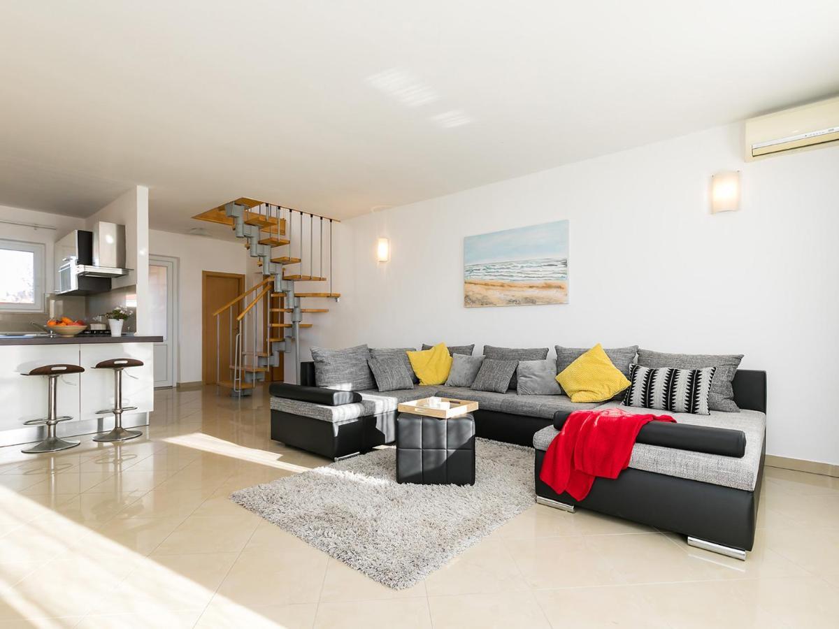 Holiday Appartment Tessa Porec Exterior photo